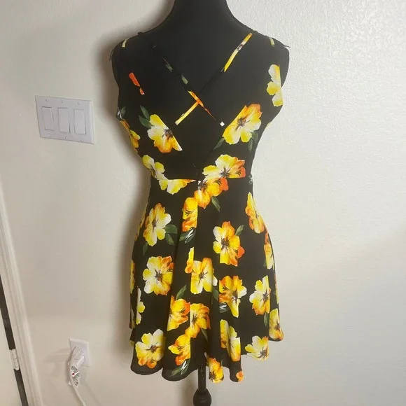 Forever 21 Womens Floral Wrap Mini Dress Black Yellow Orange Skater Size S - Picture 4 of 8